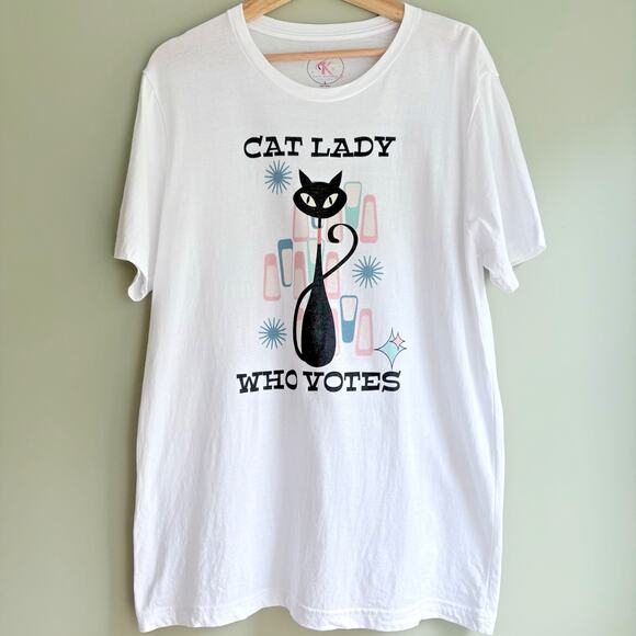 Cat Lady Who Votes Graphic Novelty T-shirt Size Large Retro Mid Century Modern - Picture 1 of 7